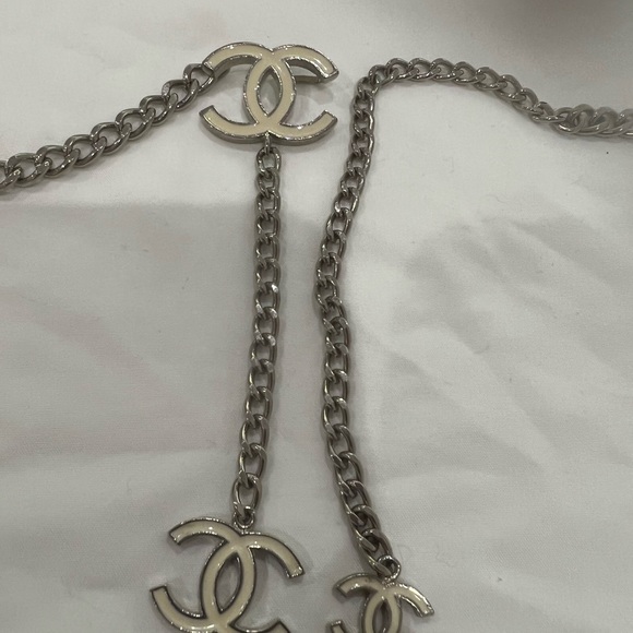 CHANEL- Authentic- CC chain link belt- SILVER - Picture 5 of 6